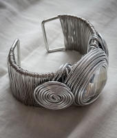 Metalen statement armband Nia