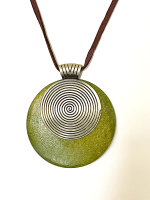Ketting met houten hanger en metalen spiraal Zara
