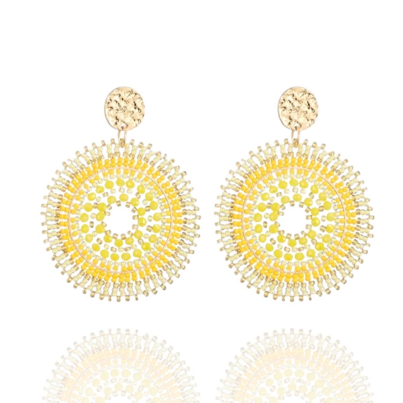 Opvallende gele kralenoorbellen Sofia Opvallende gele kralenoorbellen Sofia