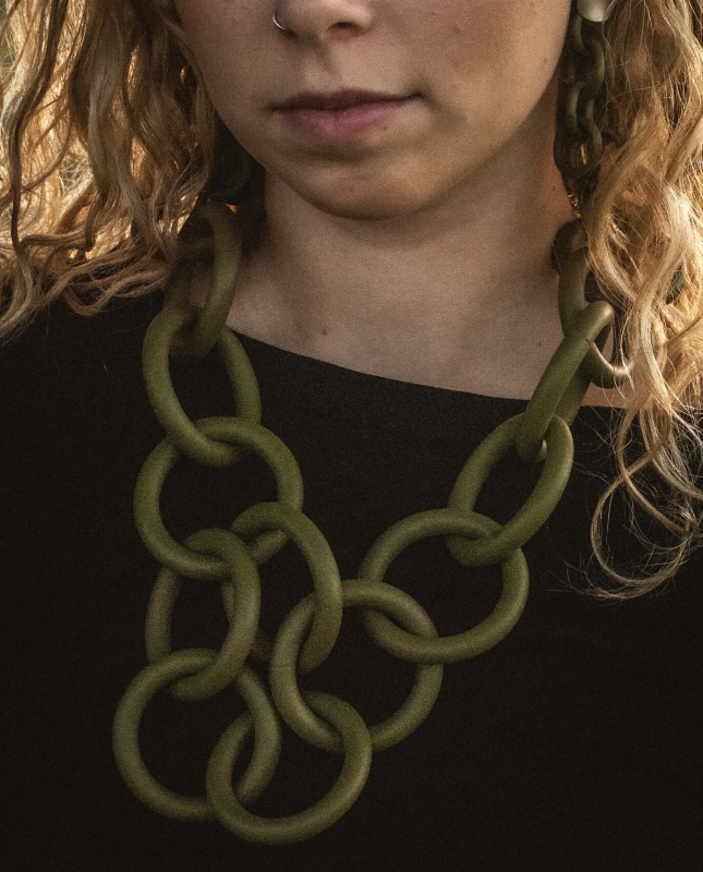 Olijfgroene schakelketting Sara Olijfgroene schakelketting Sara